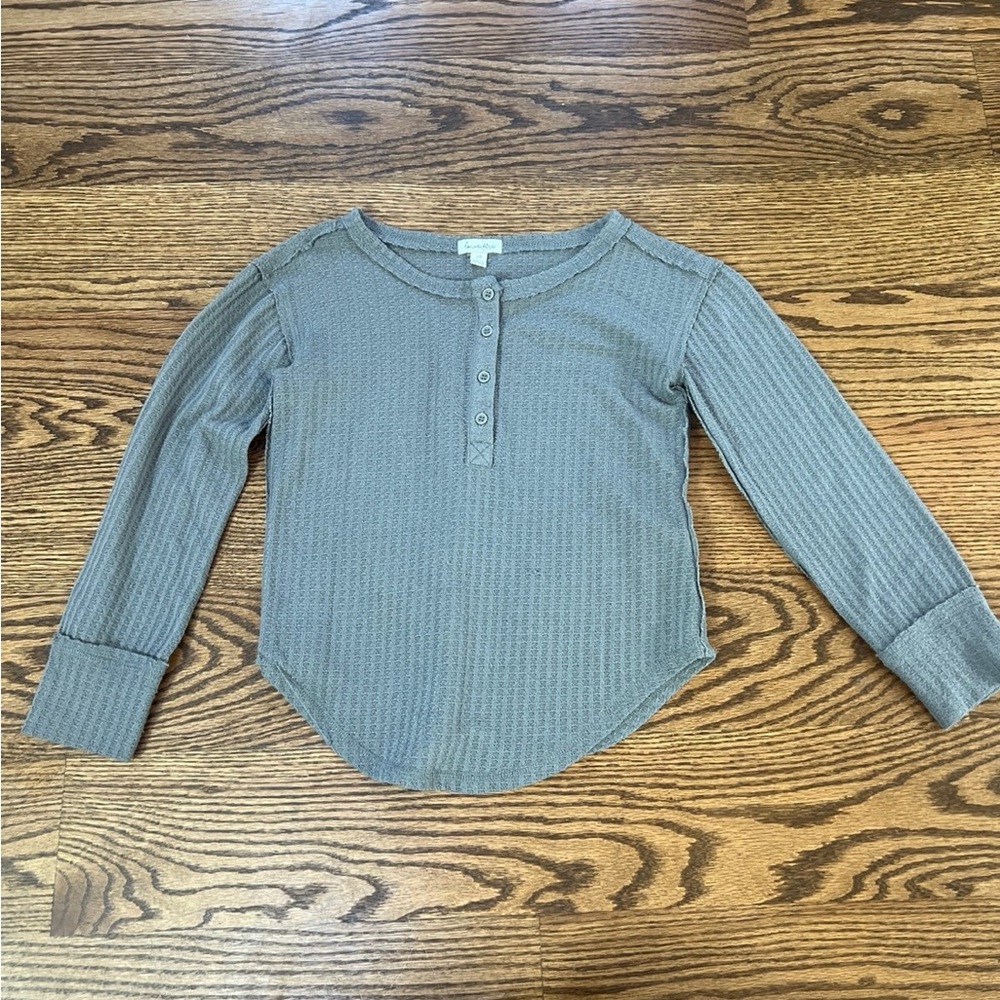 ❤️3/$20❤️ youth small long sleeved shirt